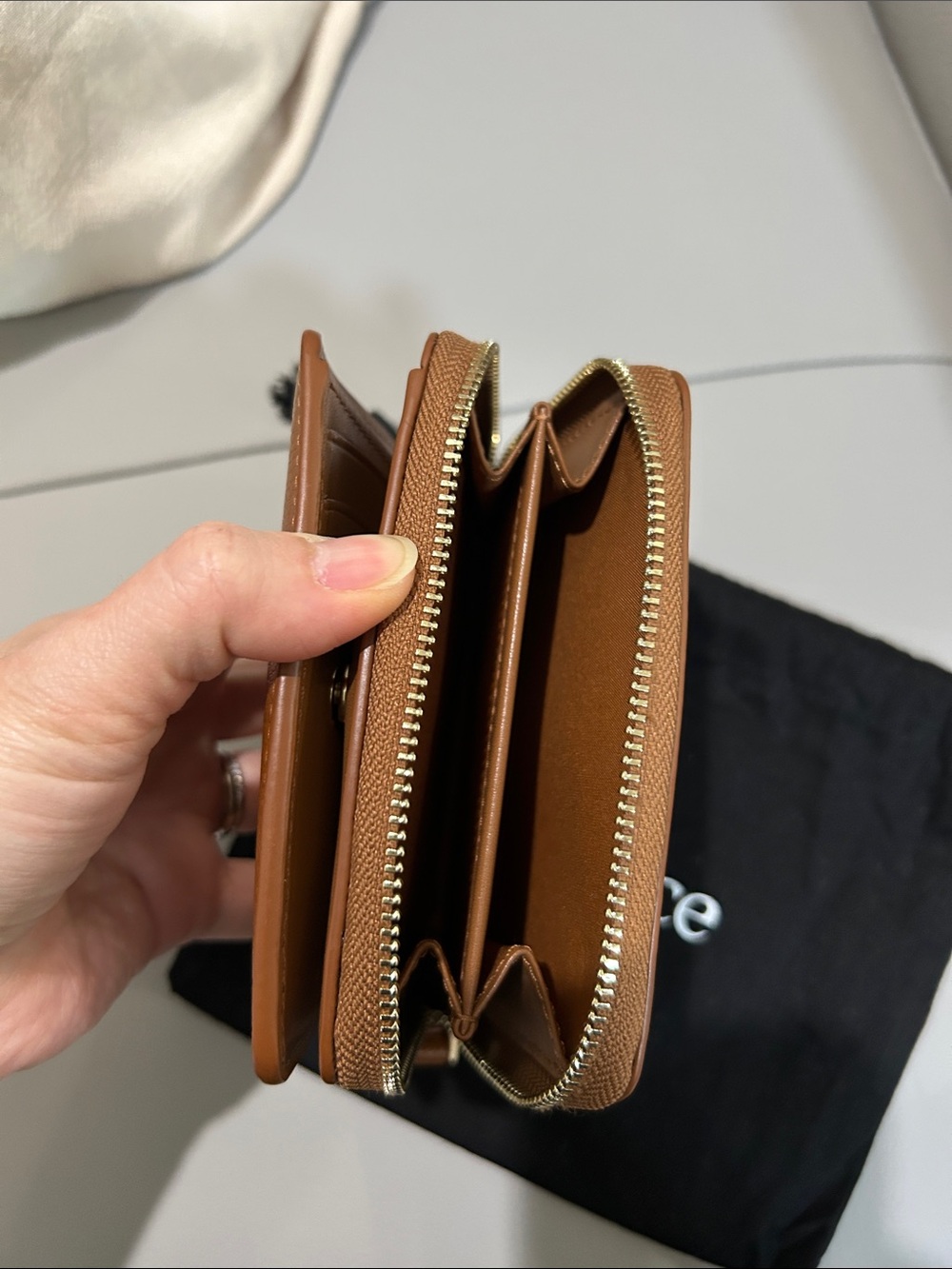 Quince Wallet - Picture 6 of 7